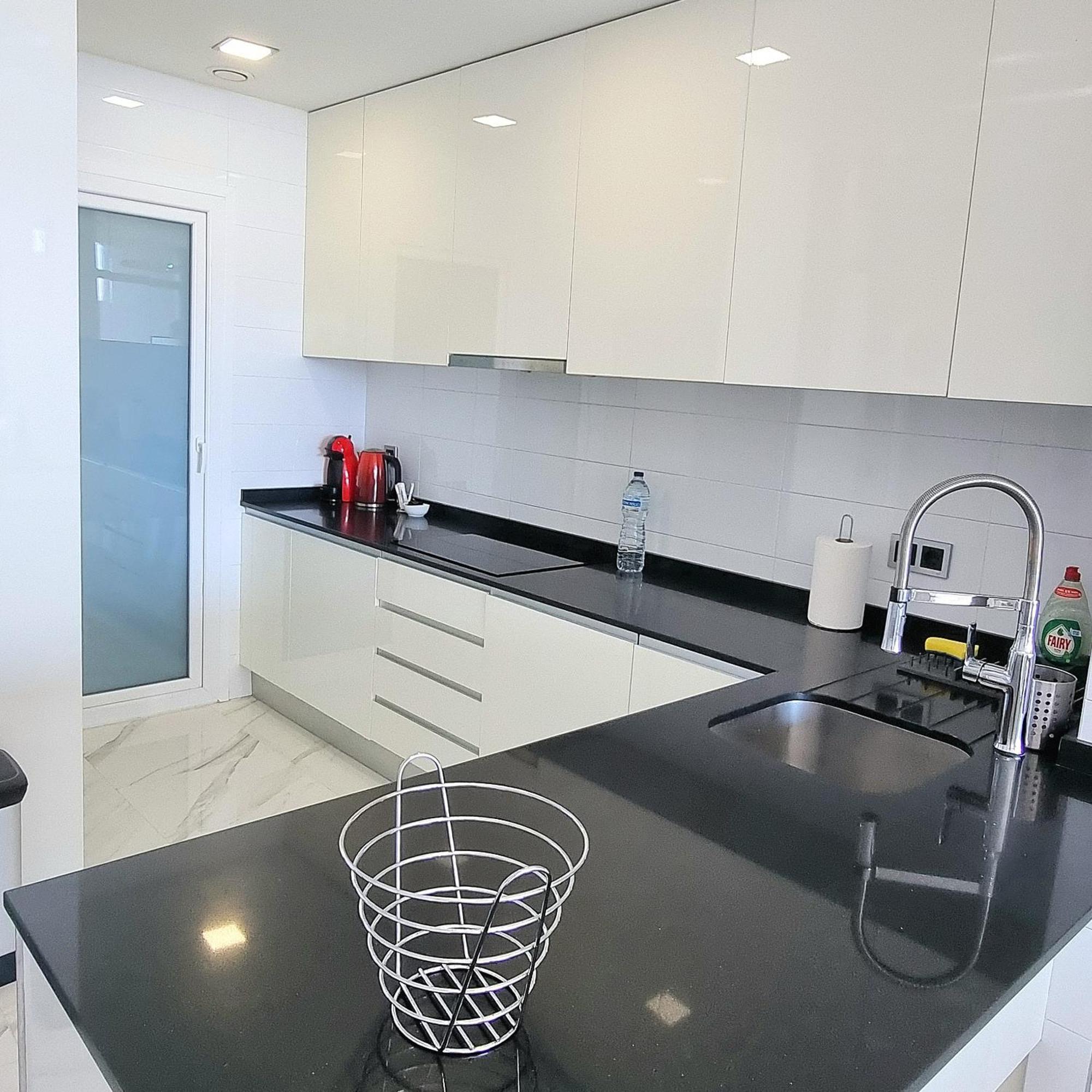 Sunset Drive Apartments Бенидорм Экстерьер фото